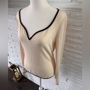 NWT Cupshe Cream V-Neck Long Sleeve Top, Size L